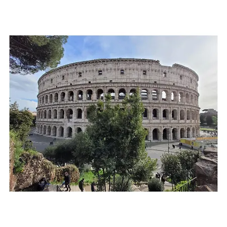 Behind The Vatican Roma